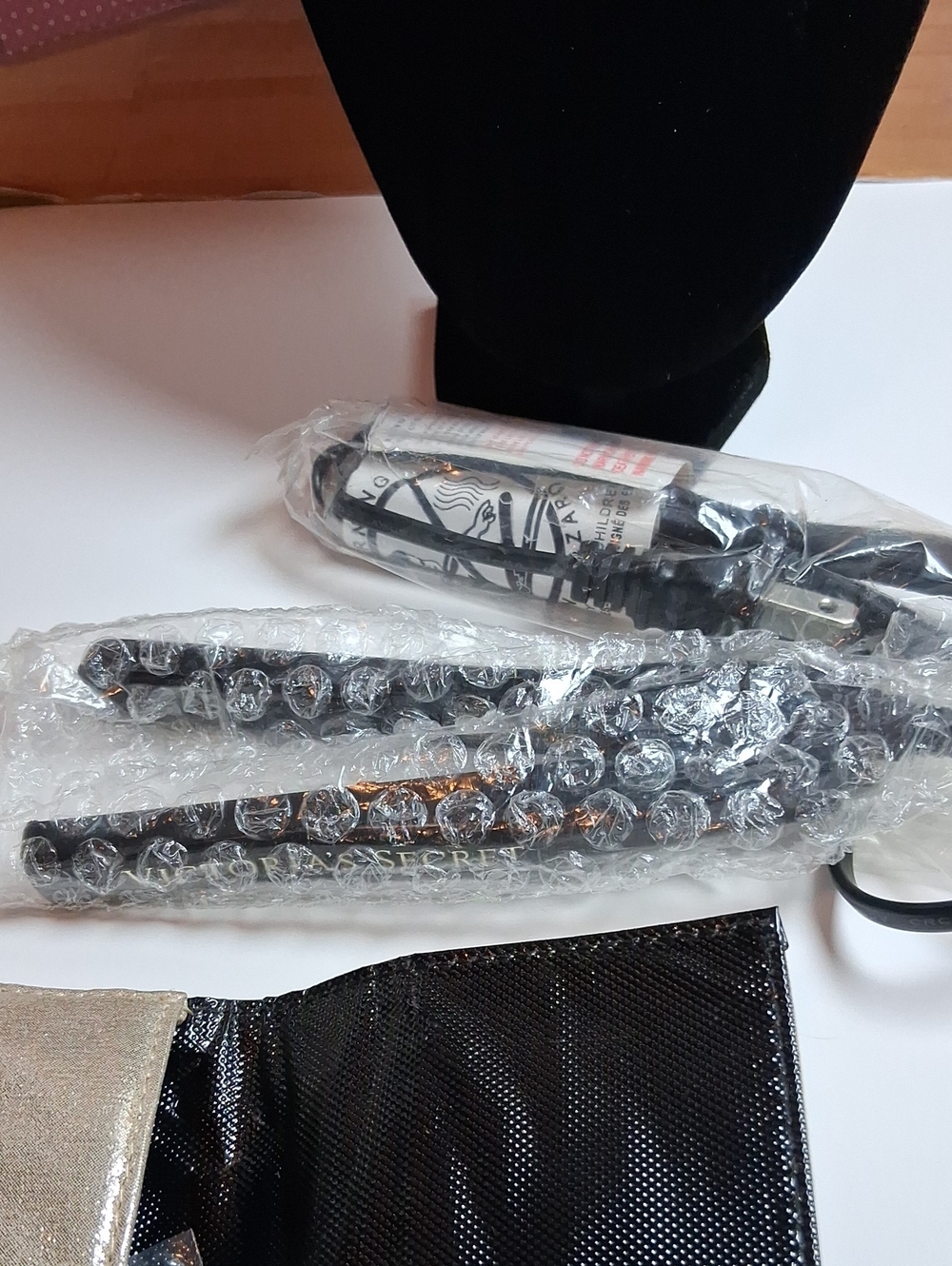 Victoria's Secret Black Hair Waver with Carry Pouch